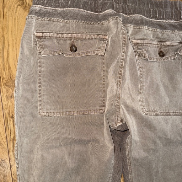 JAMES PERSE - Contrast Sweatpants in Army Green size: 1 - Picture 11 of 13